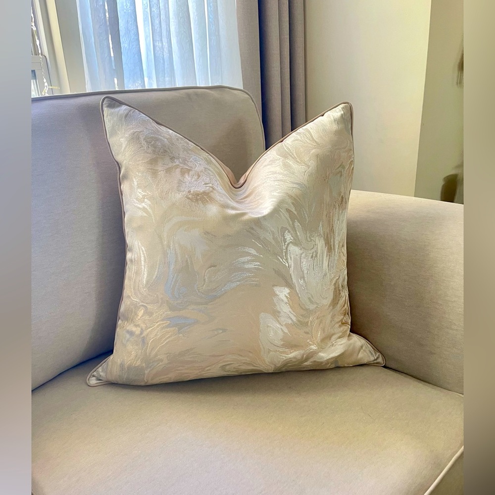 - luxury Champagne and  sliver waves glam pillow.          Size 22 x22 inches - Picture 4 of 11